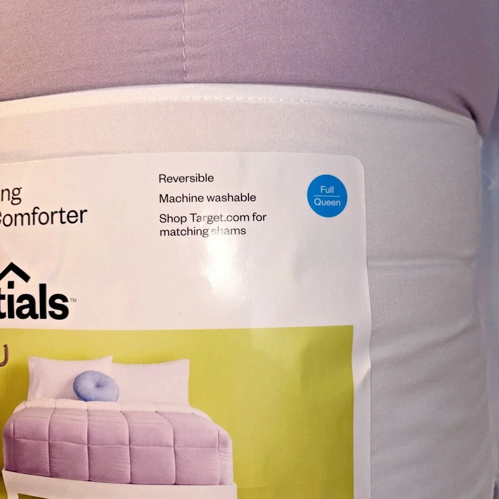 Room Essentials Faux Shearling Comforter in Lavender- Full/Queen